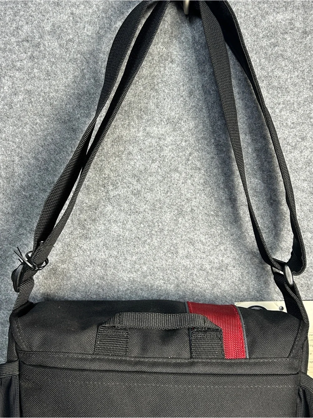 Tamrac Rally 4 Camera Shoulder Bag Black Red Padded Gear Case W/Dividers New